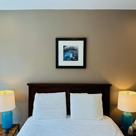The Edgewater Hotel Avalon Eksteriør billede