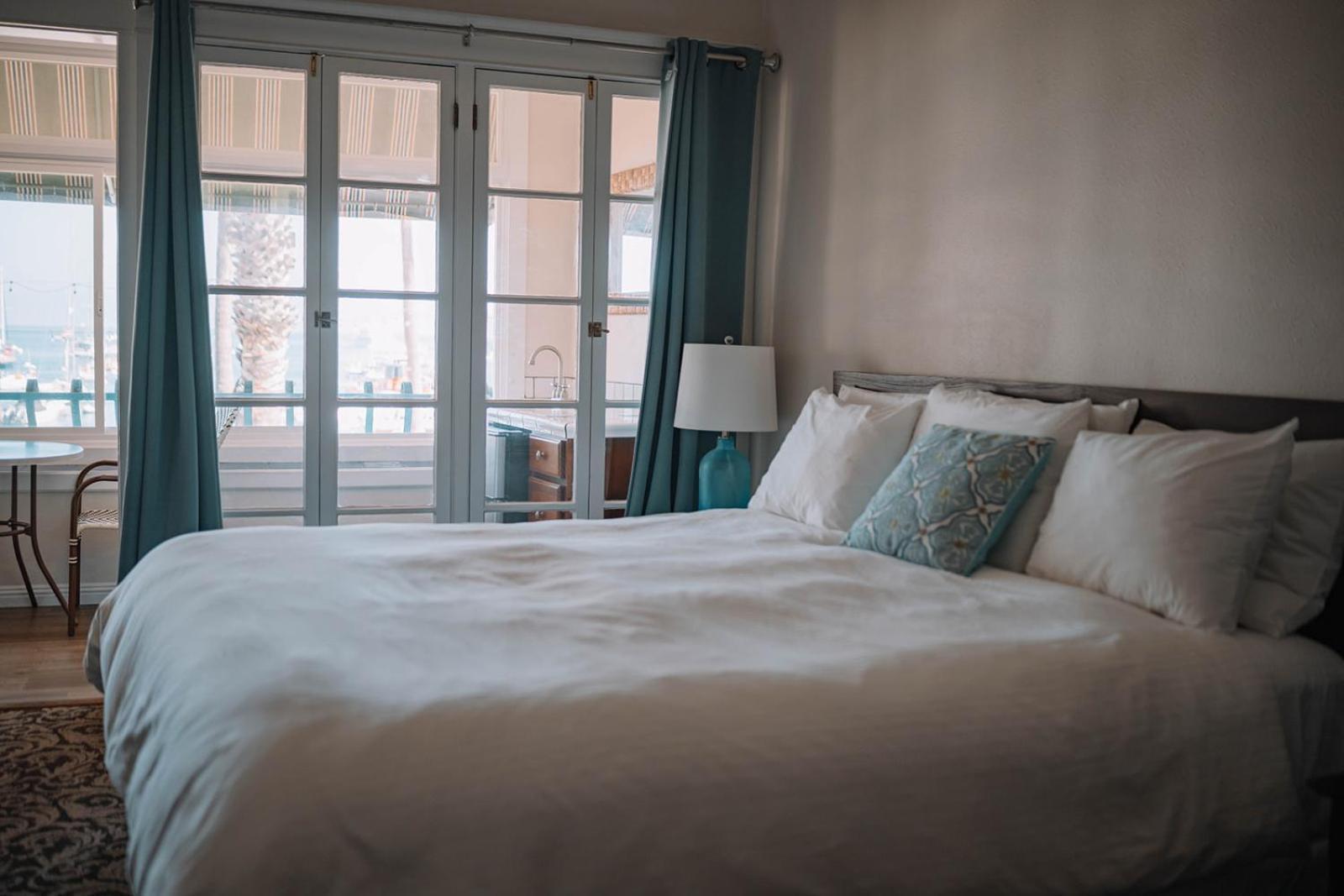 The Edgewater Hotel Avalon Eksteriør billede